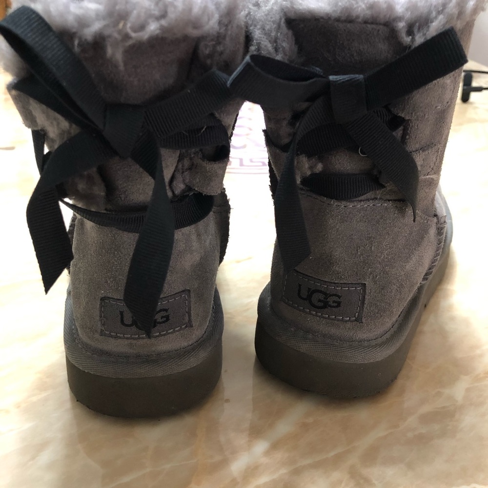Ugg Bailey 6 - image 2